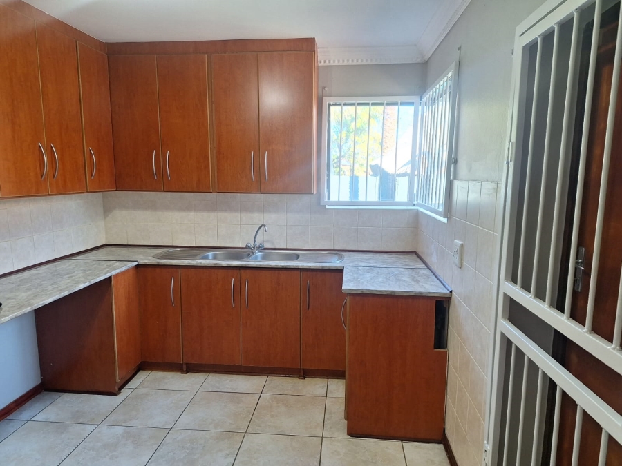 5 Bedroom Property for Sale in Roylglen Gardens Northern Cape